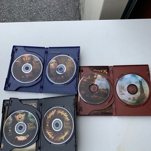Lord of the rings DVDs - Picture 2 of 3